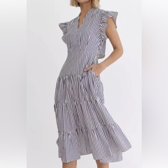 entro Dresses & Skirts - NWT Entro Blue Seersucker Striped Vneck Dress with Open Back Large